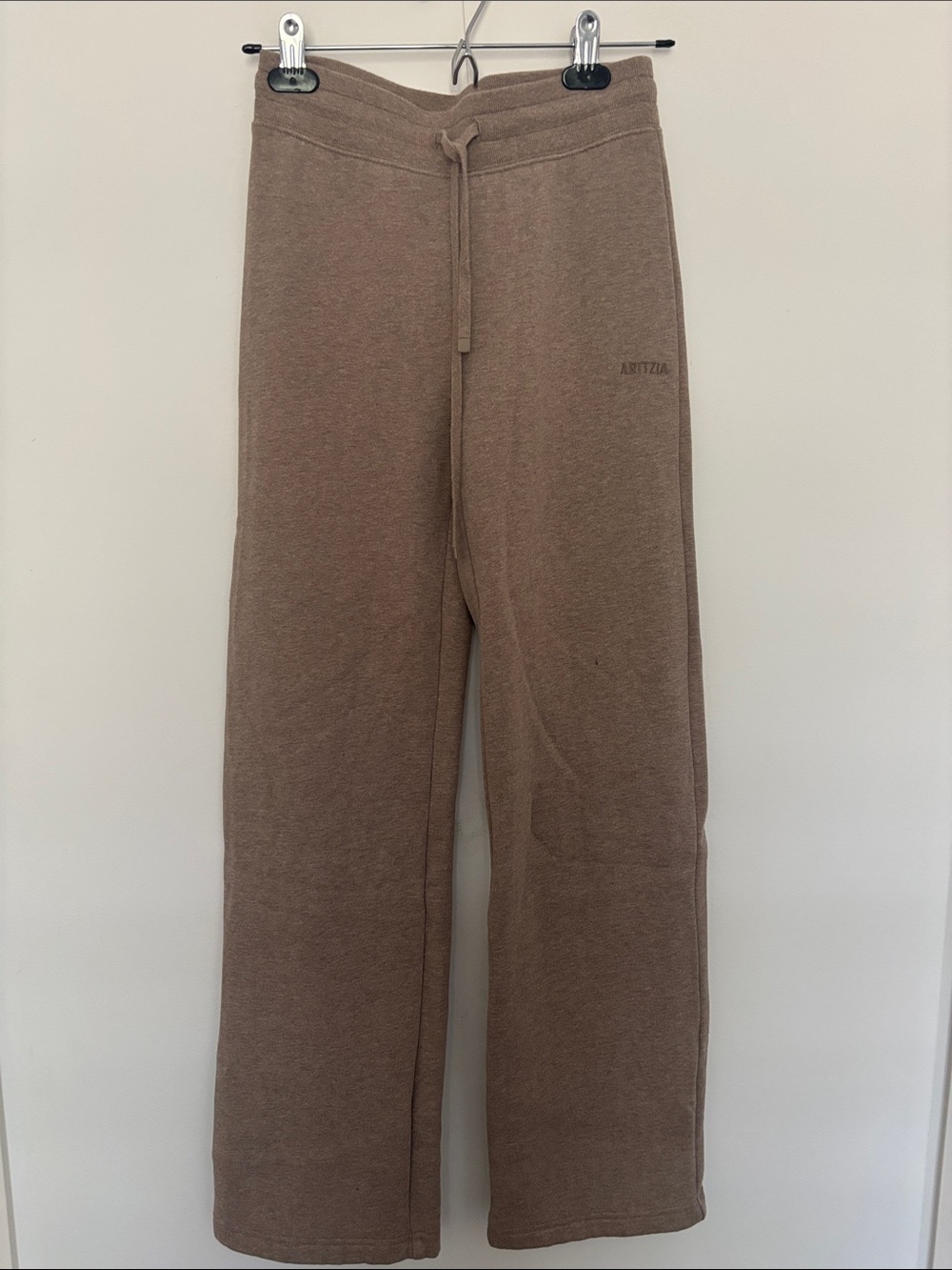 Aritzia Taupe straight leg Sweatpants